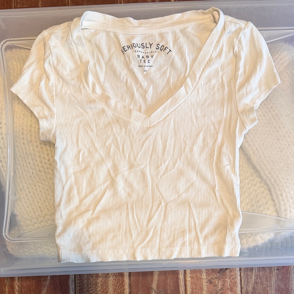 Aeropostale White Ribbed V-Neck Baby Tee - Women
